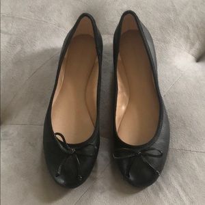 Banana Republic black leather ballet flats